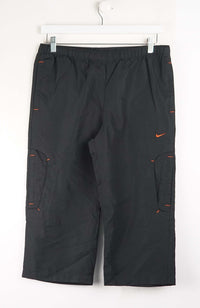 VINTAGE NIKE 3/4 TRACK PANT SHORTS (M)