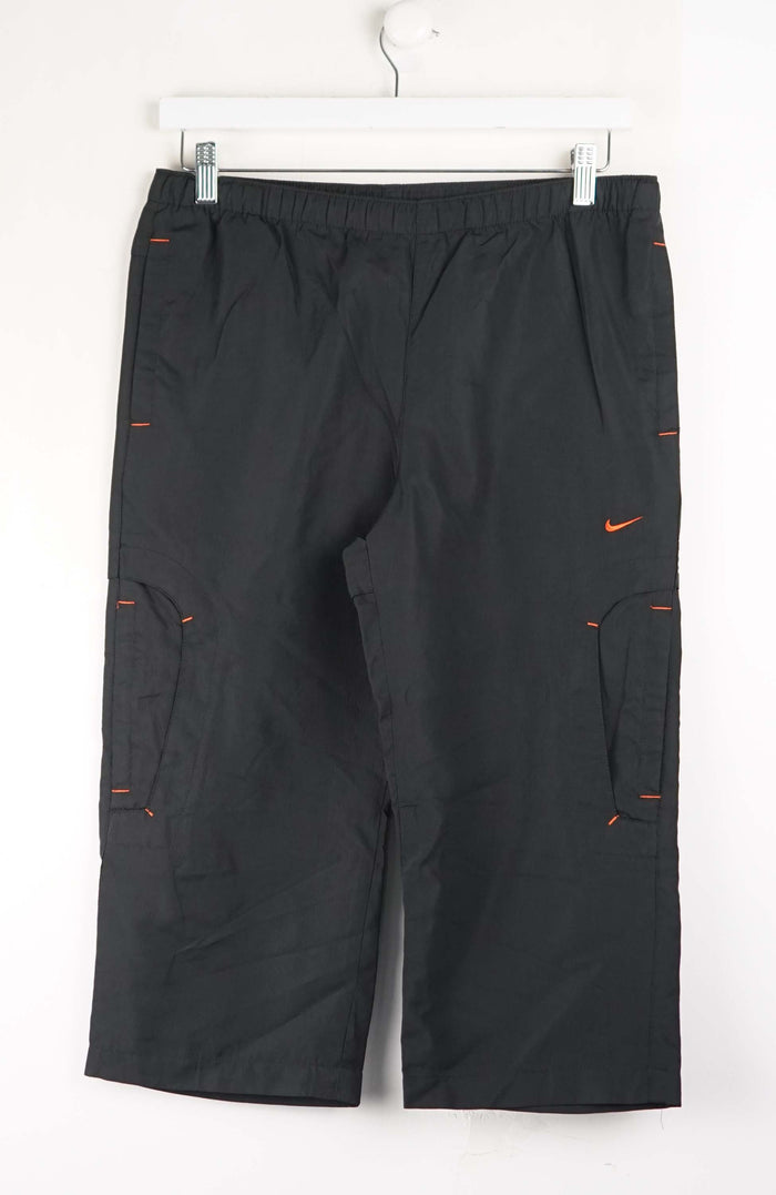 VINTAGE NIKE 3/4 TRACK PANT SHORTS (M)