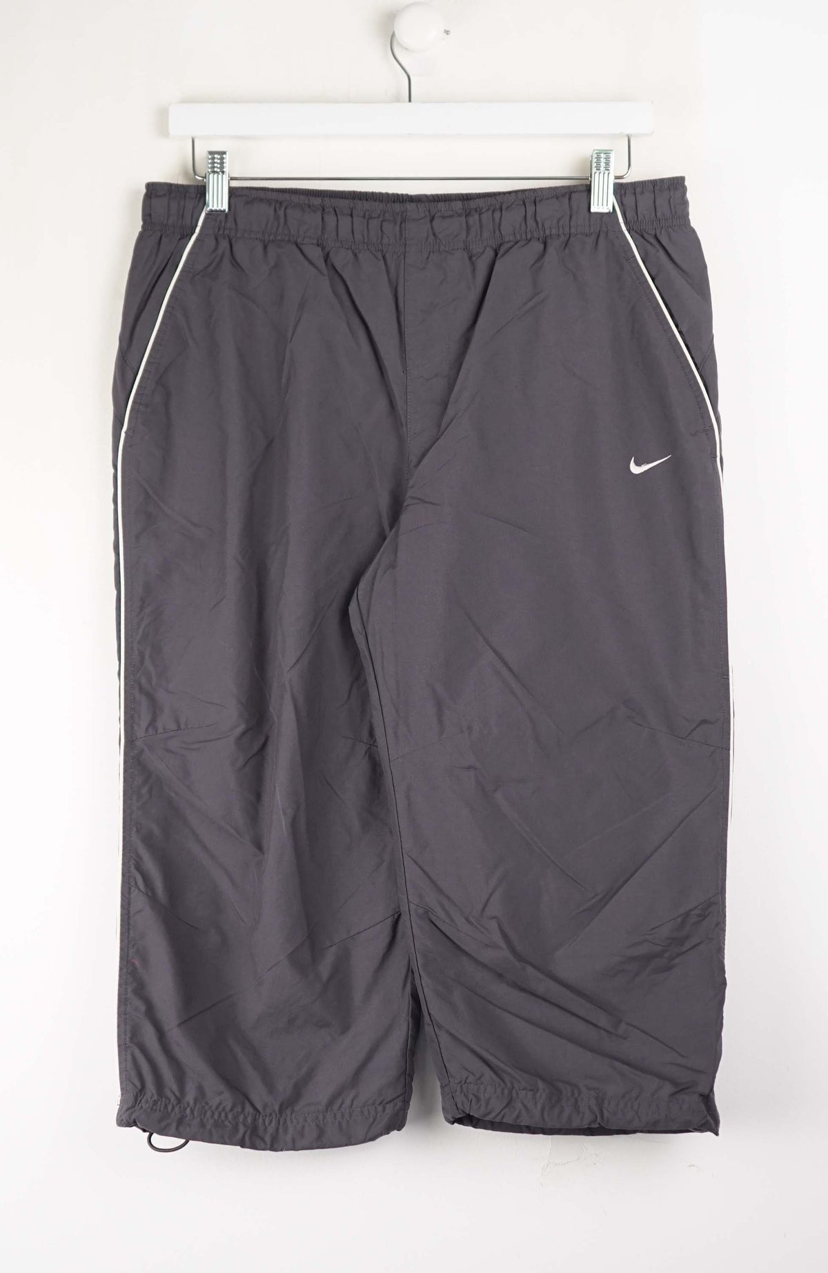 VINTAGE NIKE 3/4 TRACK PANT SHORTS (M)