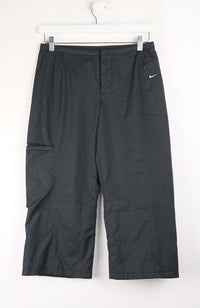 VINTAGE NIKE 3/4 TRACK PANT SHORTS (S)