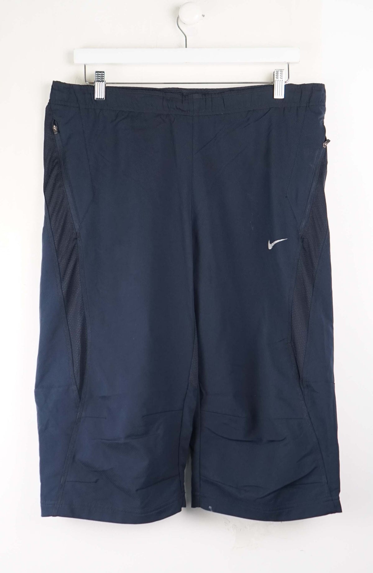 VINTAGE NIKE 3/4 TRACK PANT SHORTS (XL)