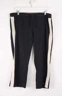 VINTAGE NIKE 3/4 TRACK PANT SHORTS (XXL)