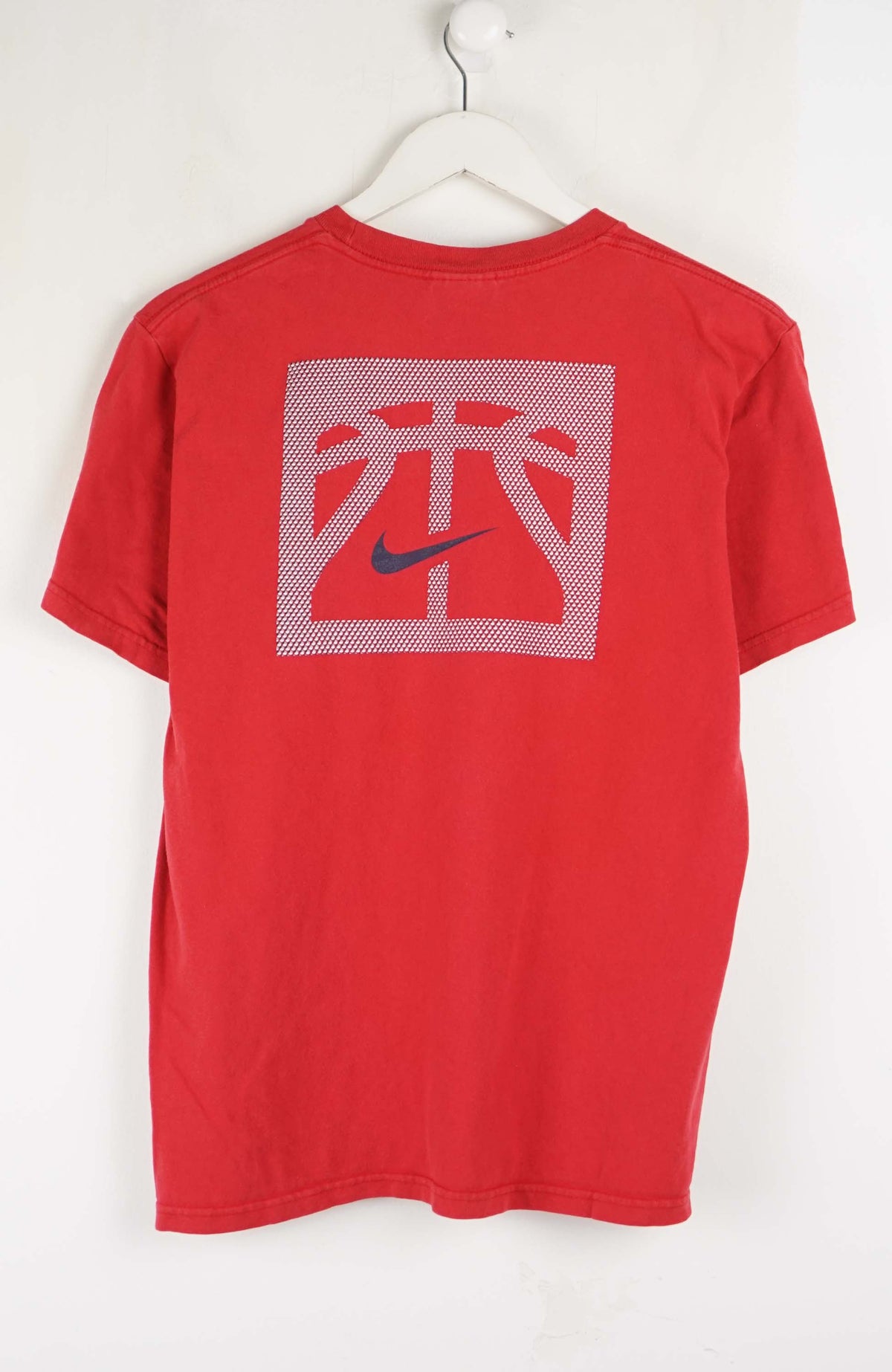 VINTAGE NIKE BASKETBALL T-SHIRT (S)