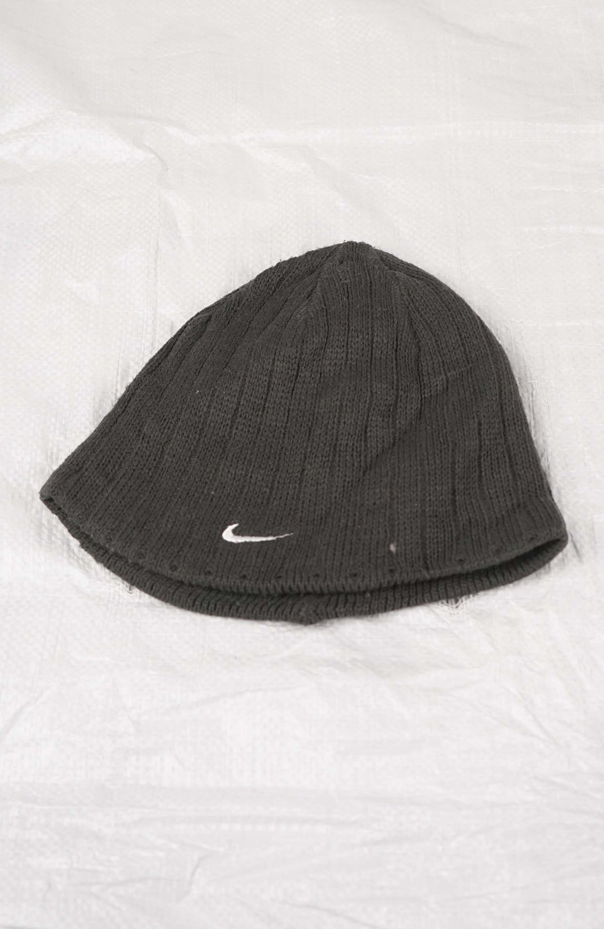 VINTAGE NIKE SKULL BEANIE