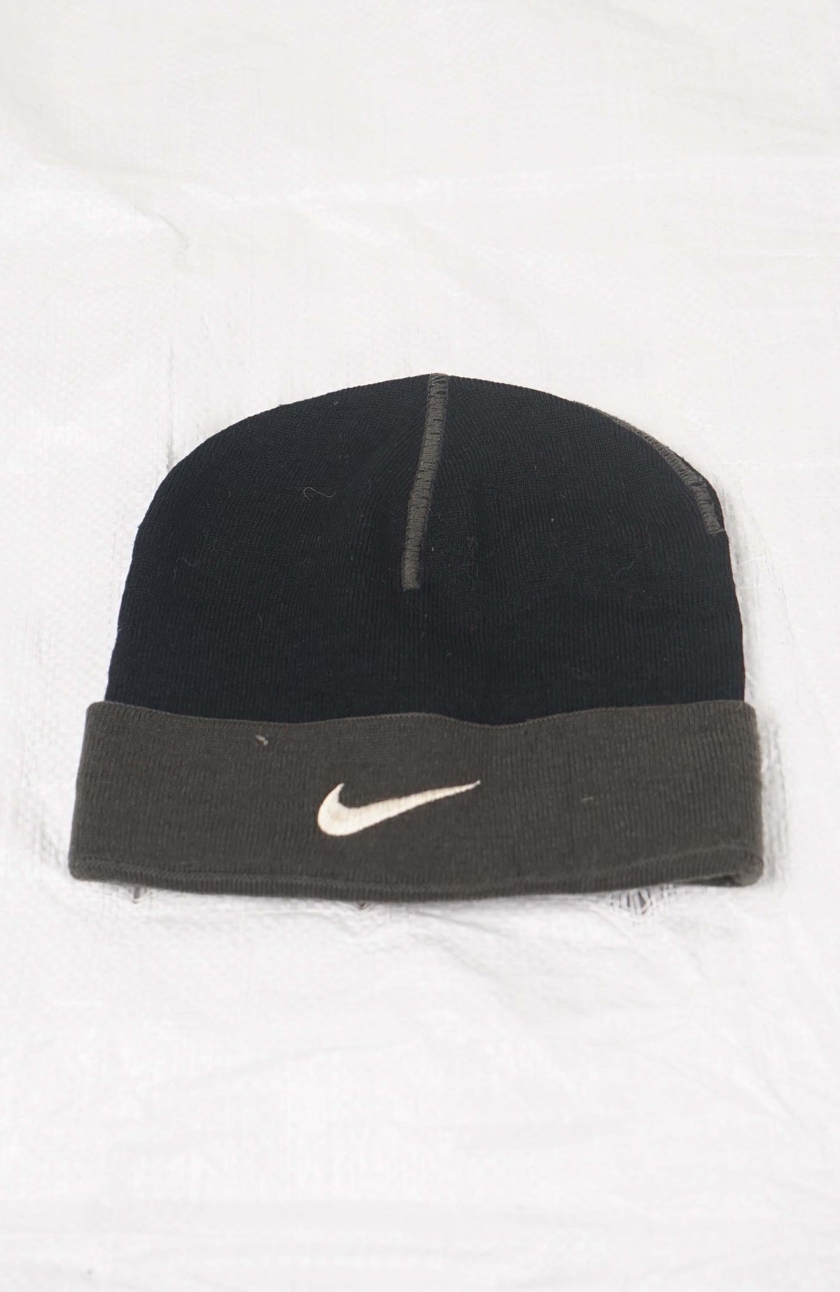 VINTAGE NIKE BEANIE