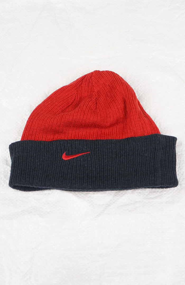 VINTAGE NIKE BEANIE