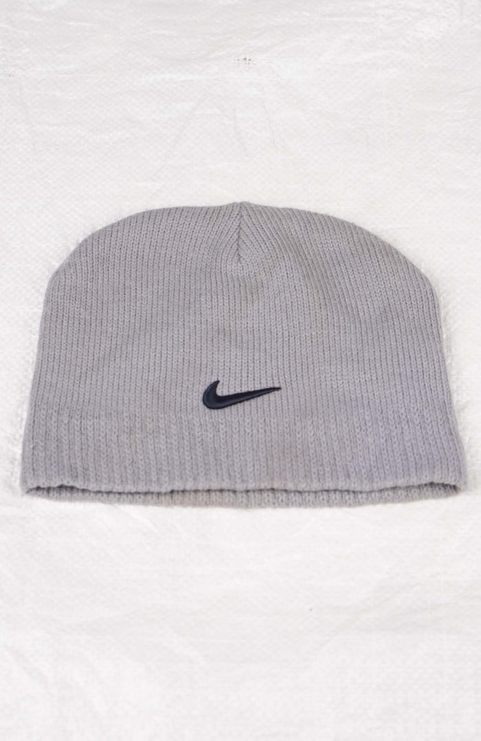 VINTAGE NIKE BEANIE