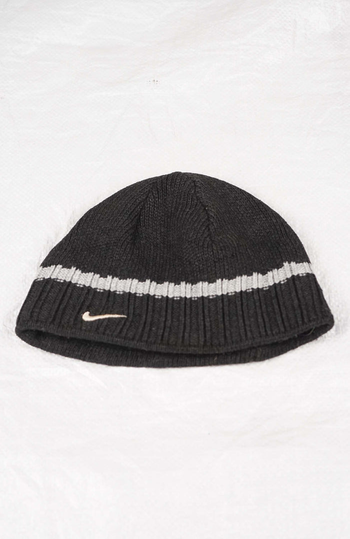 VINTAGE NIKE SKULL BEANIE