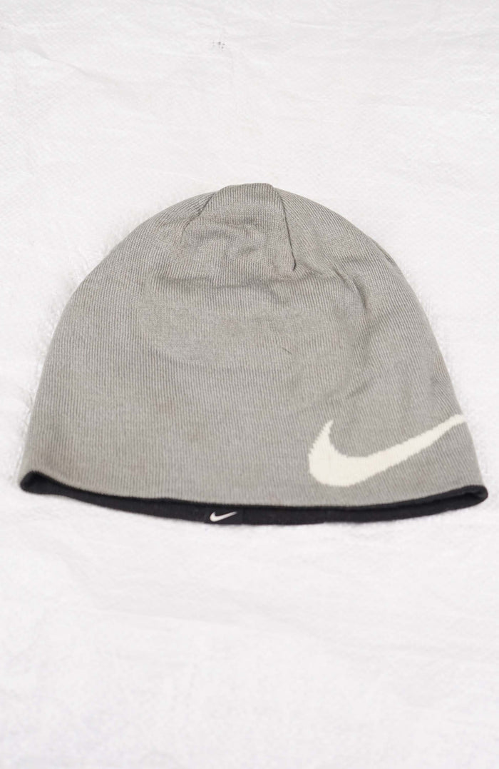 VINTAGE NIKE BEANIE