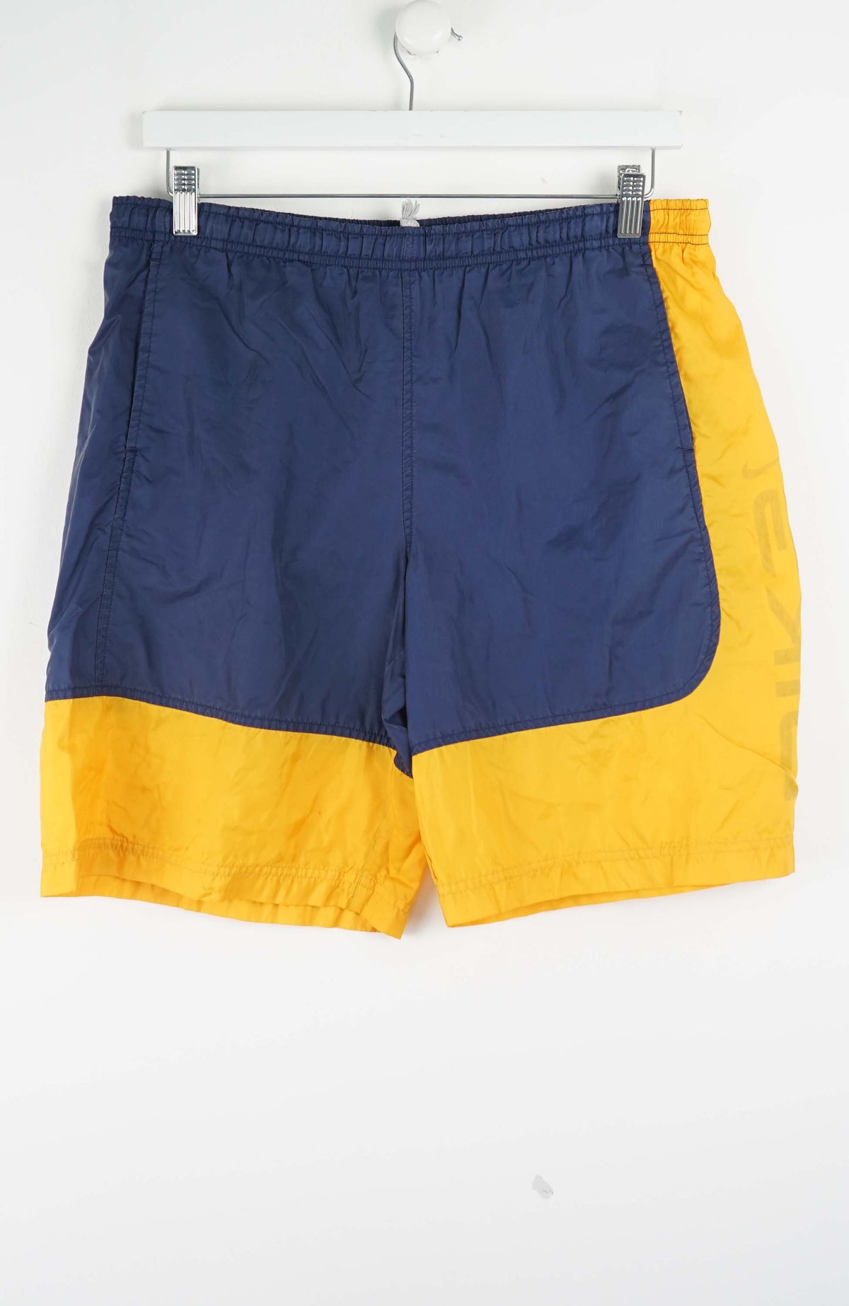 VINTAGE NIKE  SHORTS W32