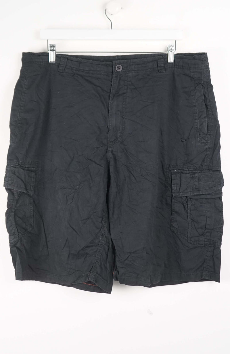 VINTAGE NIKE CARGO SHORTS W38