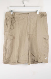 VINTAGE NIKE CARGO SHORTS W38