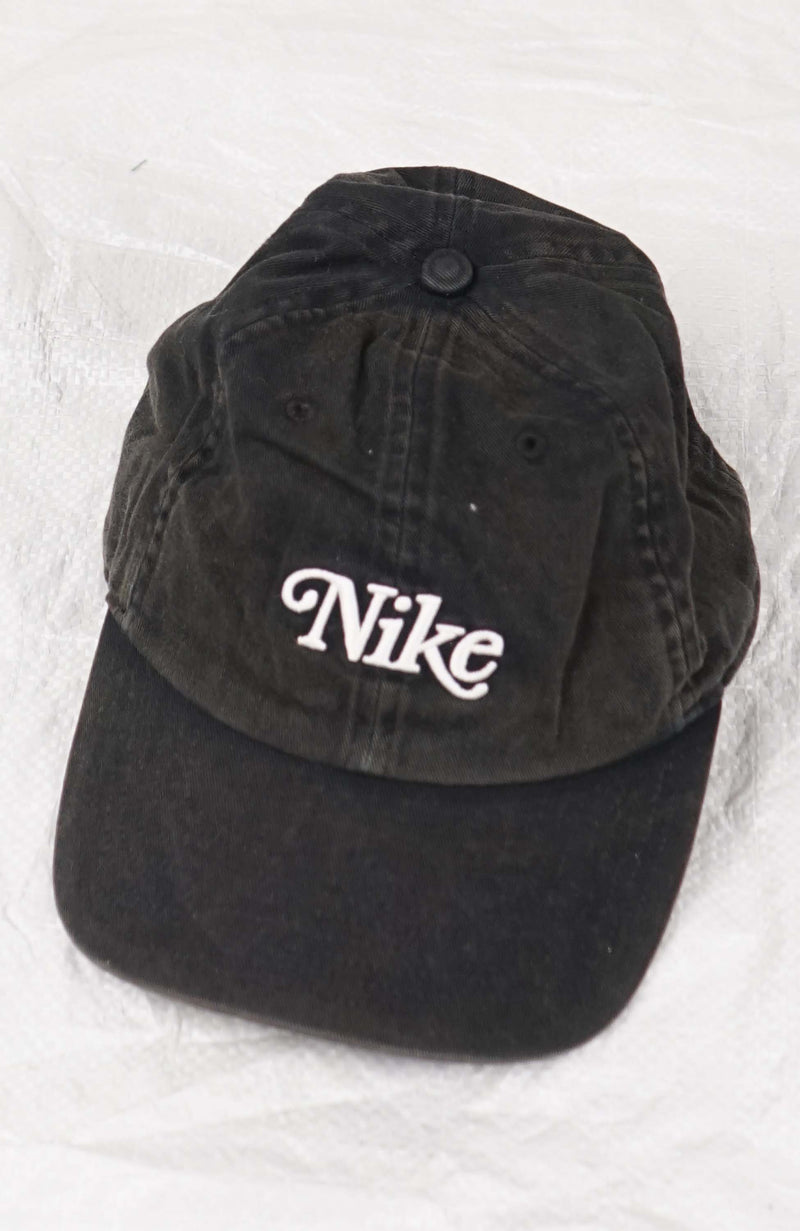VINTAGE NIKE 1972 HAT