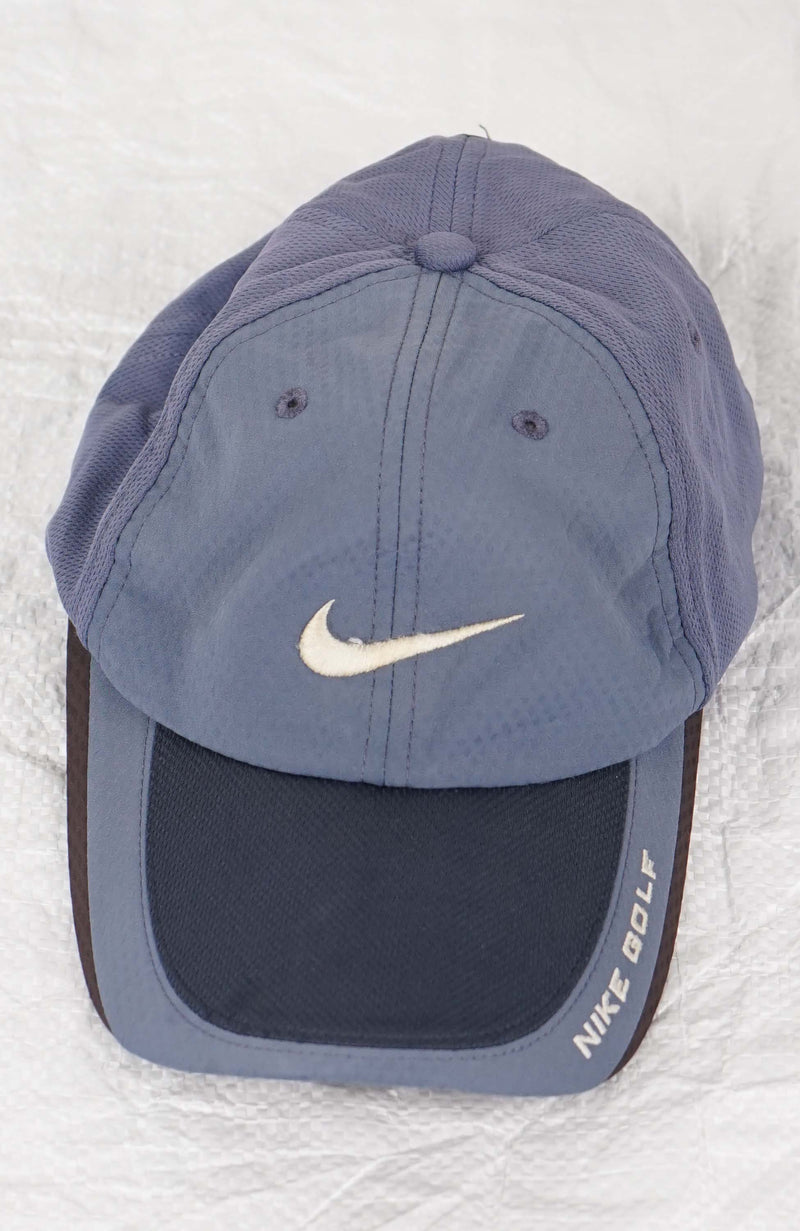VINTAGE NIKE GOLF HAT