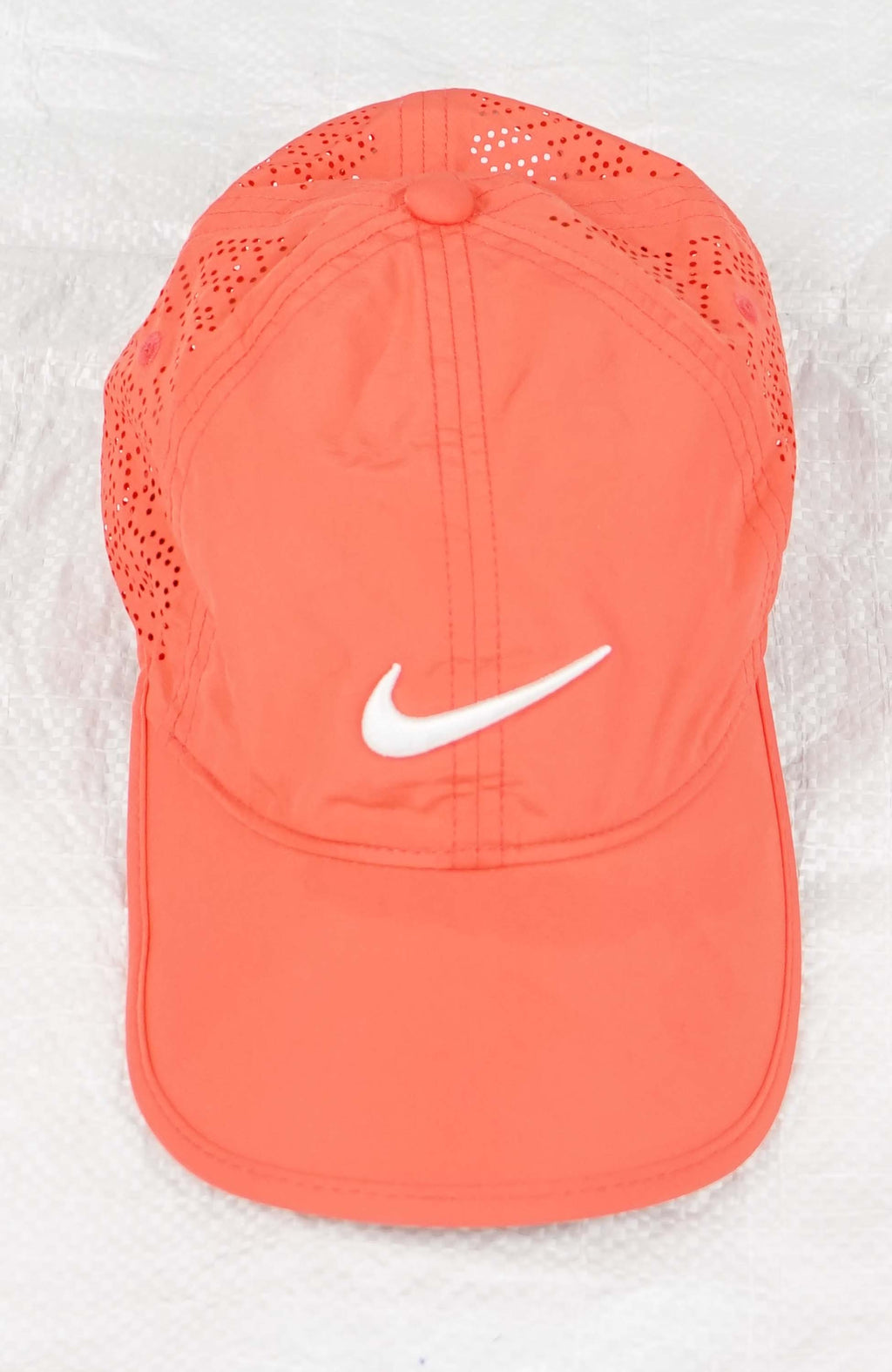 VINTAGE NIKE GOLF HAT