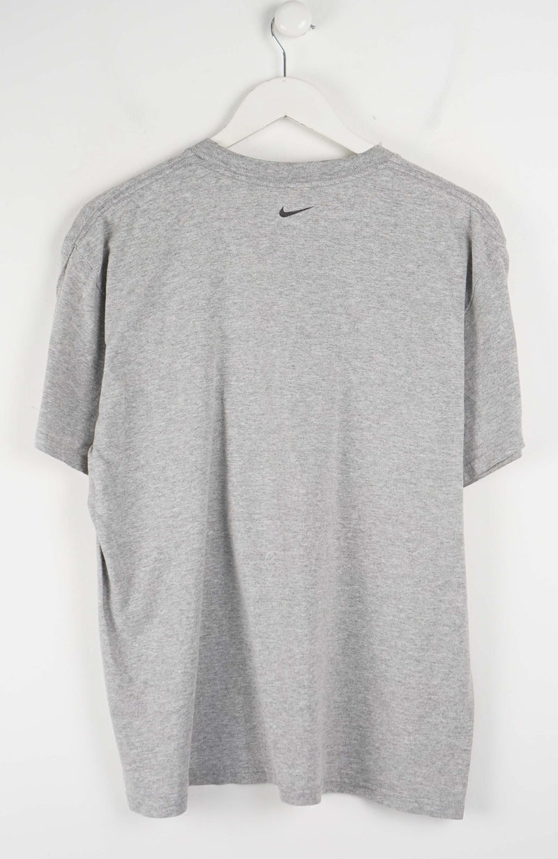 VINTAGE NIKE HARDING VOLLEYBALL T-SHIRT (M)