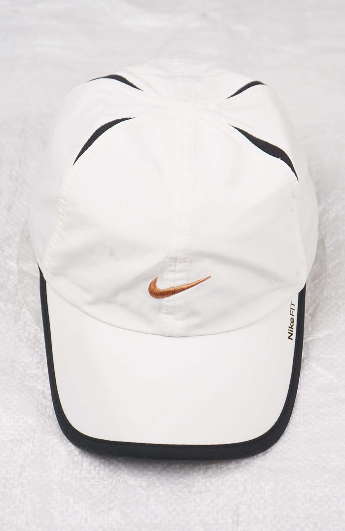 VINTAGE NIKE HAT