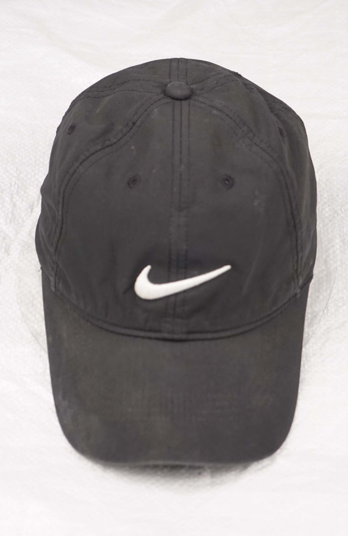 VINTAGE NIKE HAT