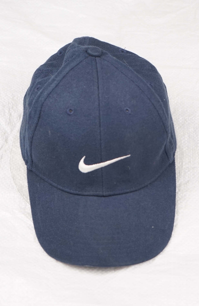 VINTAGE NIKE HAT