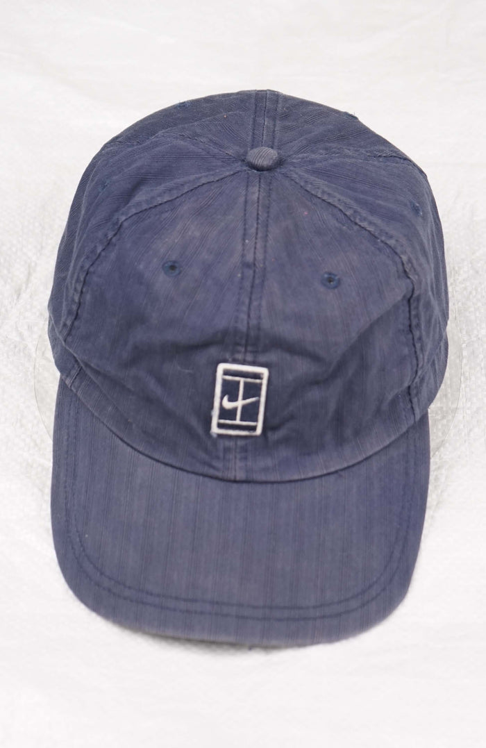 VINTAGE NIKE HAT
