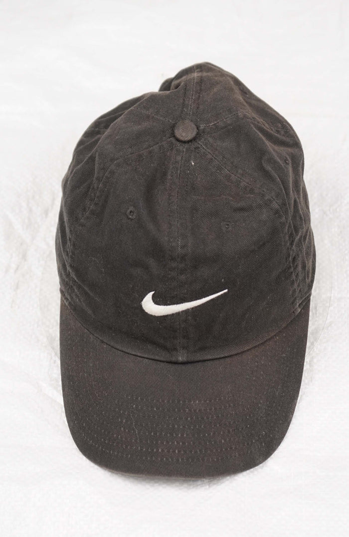 VINTAGE NIKE HAT