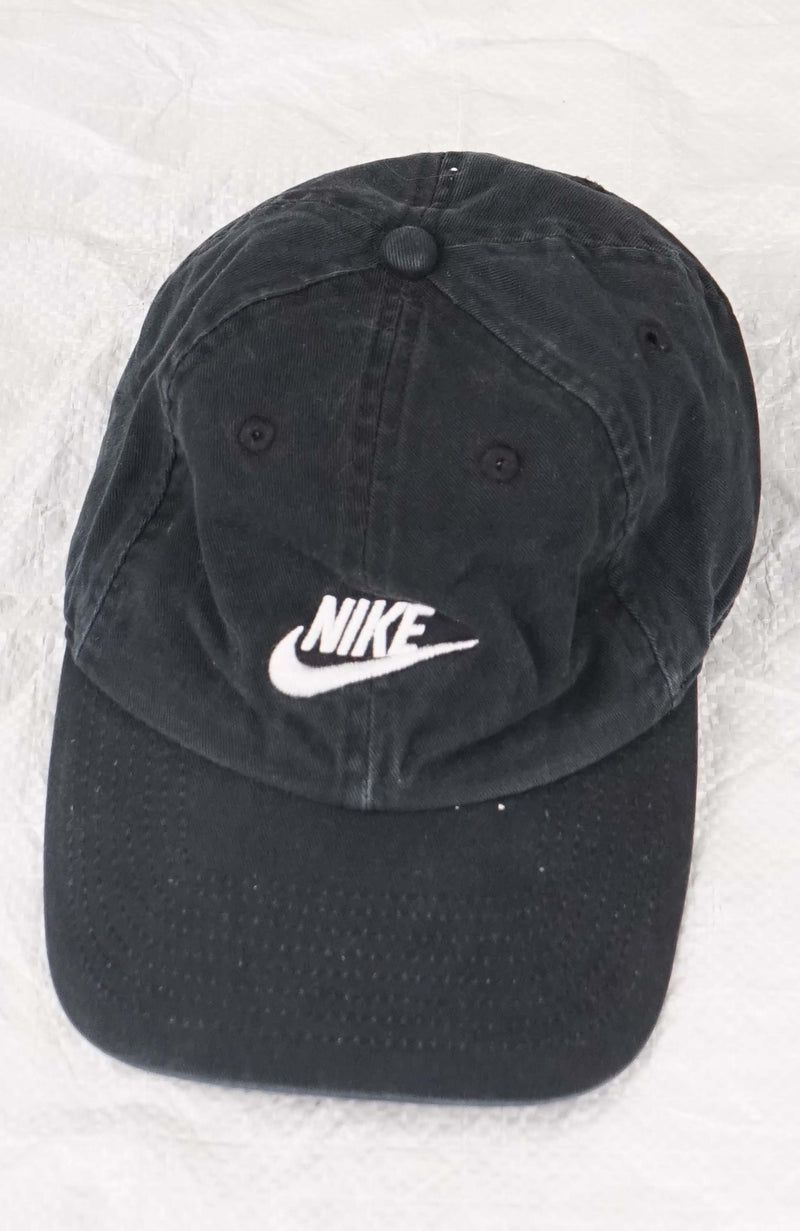 VINTAGE NIKE HAT