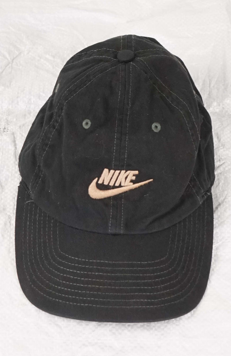 VINTAGE NIKE HAT