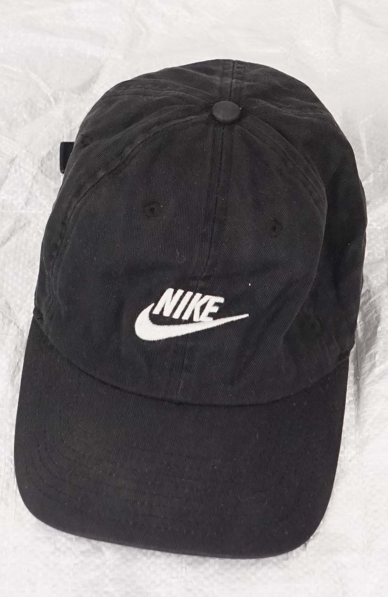 VINTAGE NIKE HAT