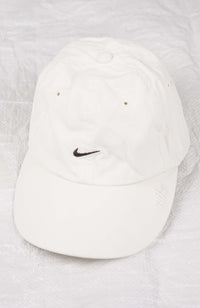 VINTAGE NIKE HAT