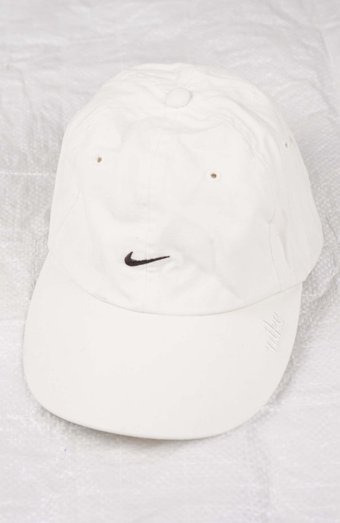 VINTAGE NIKE HAT