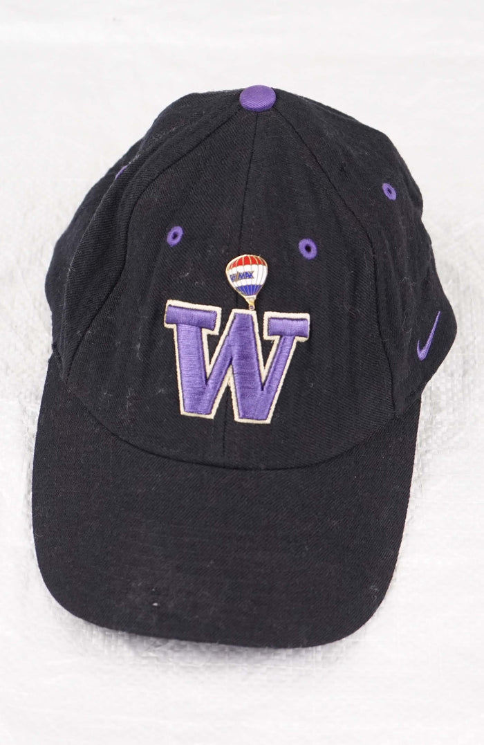VINTAGE NIKE WASHINGTON HUSKIES HAT