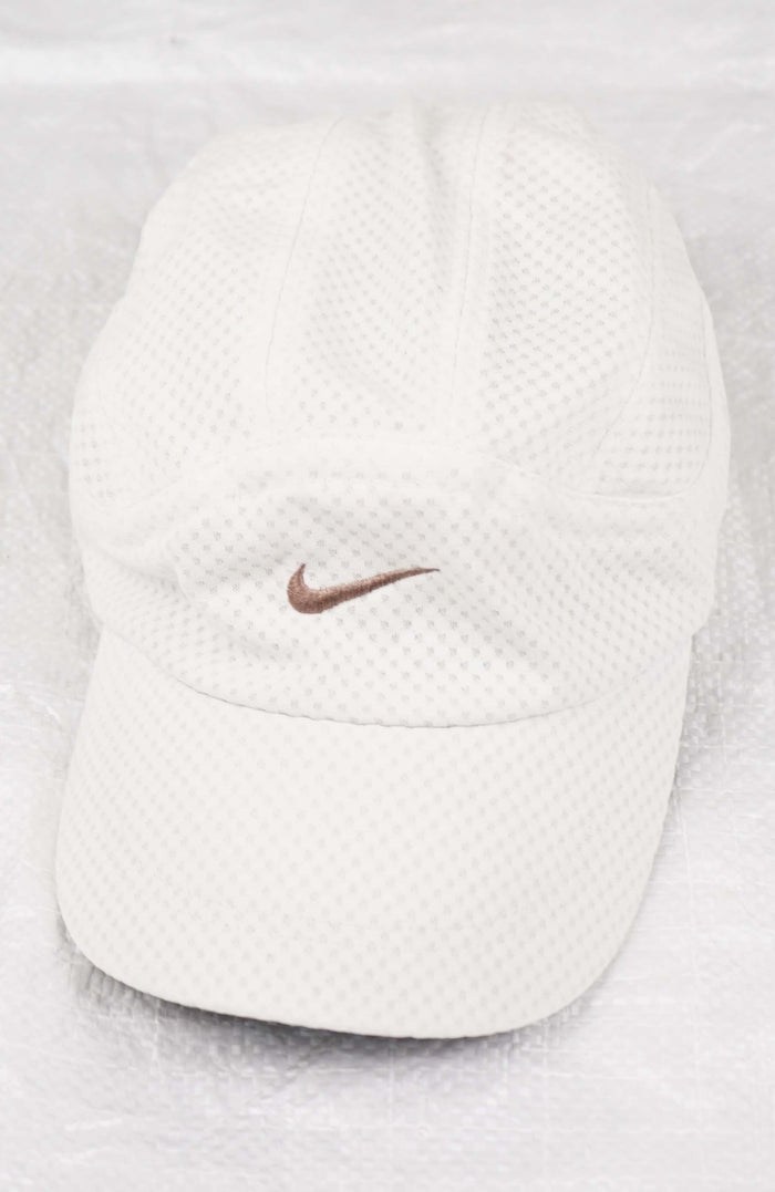 VINTAGE NIKE HAT