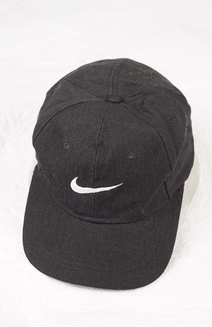 VINTAGE NIKE HAT