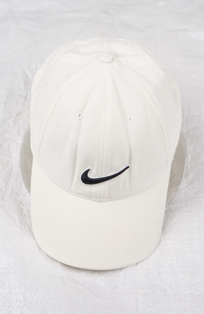 VINTAGE NIKE HAT