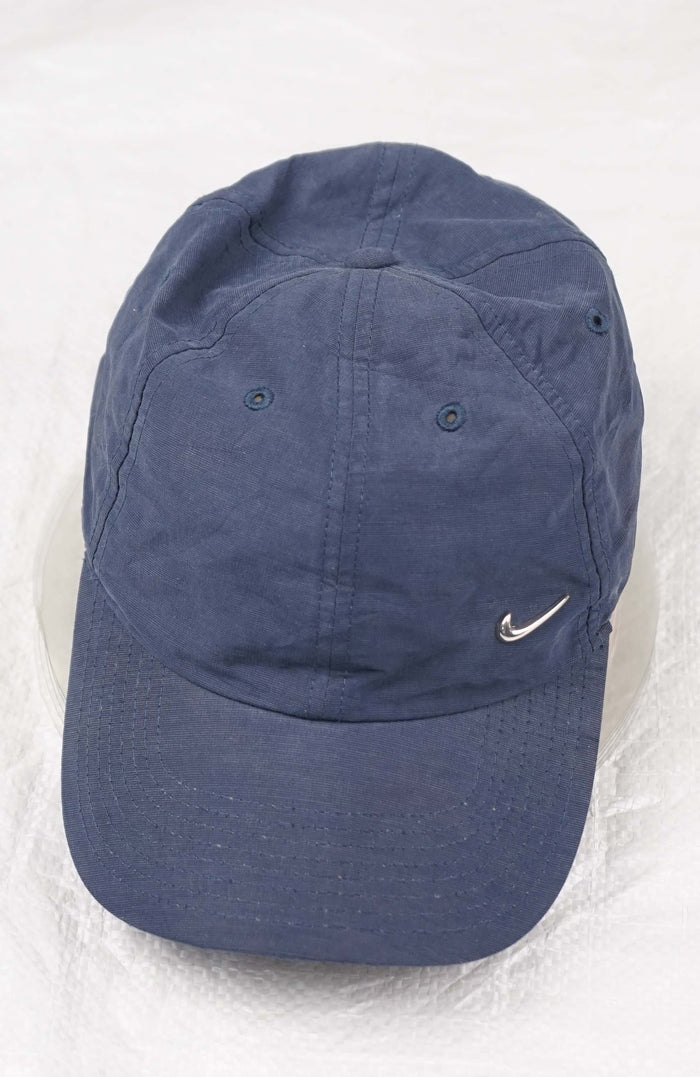 VINTAGE NIKE HAT