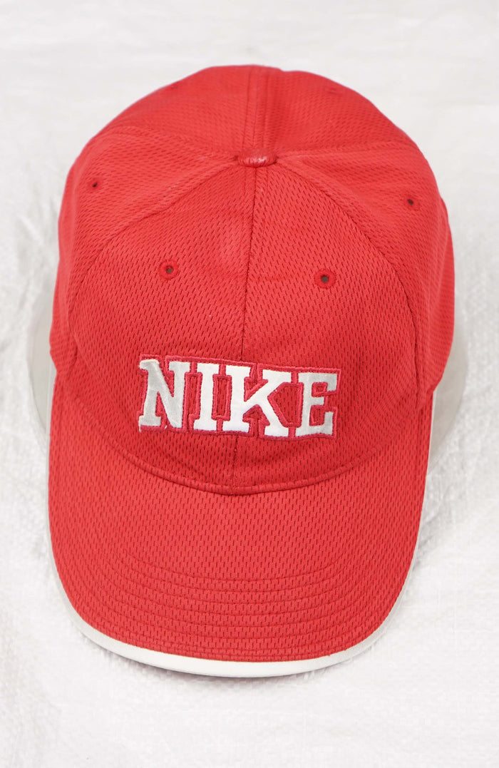VINTAGE NIKE HAT