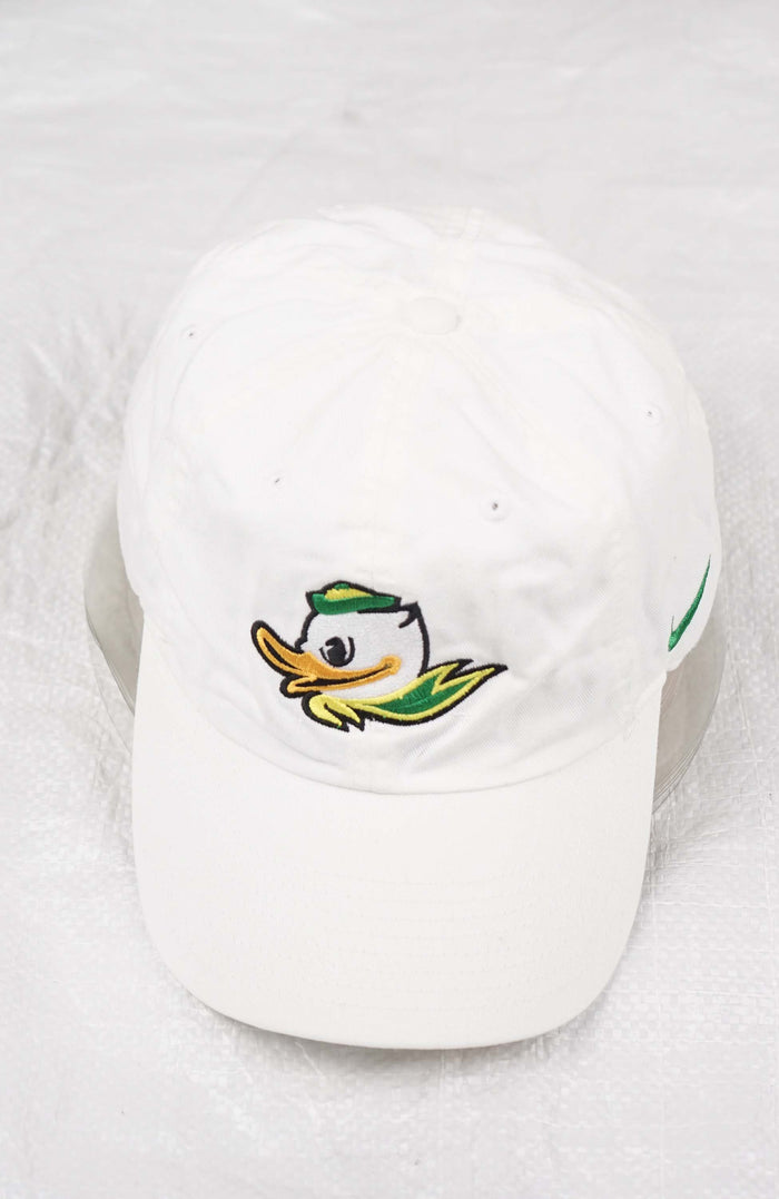 VINTAGE NIKE HAT
