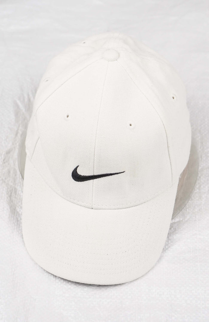 VINTAGE NIKE HAT