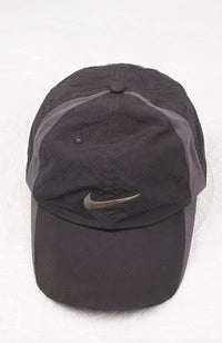VINTAGE NIKE GOLF HAT