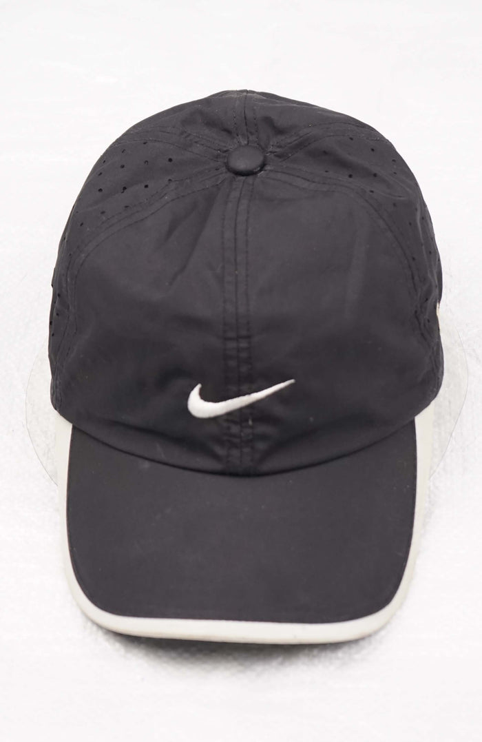 VINTAGE NIKE HAT