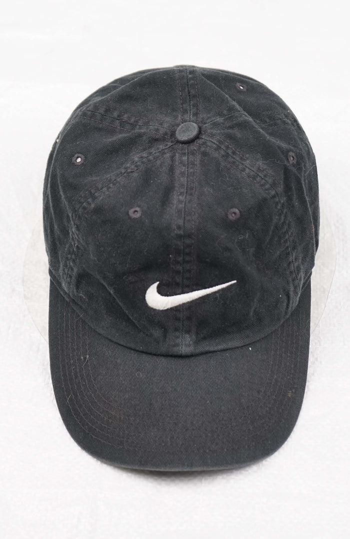 VINTAGE NIKE HAT