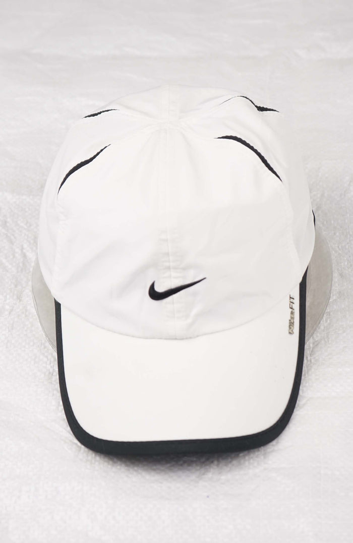VINTAGE NIKE HAT