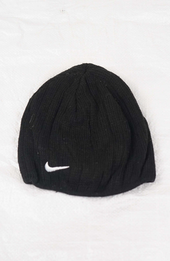 VINTAGE NIKE SKULL BEANIE