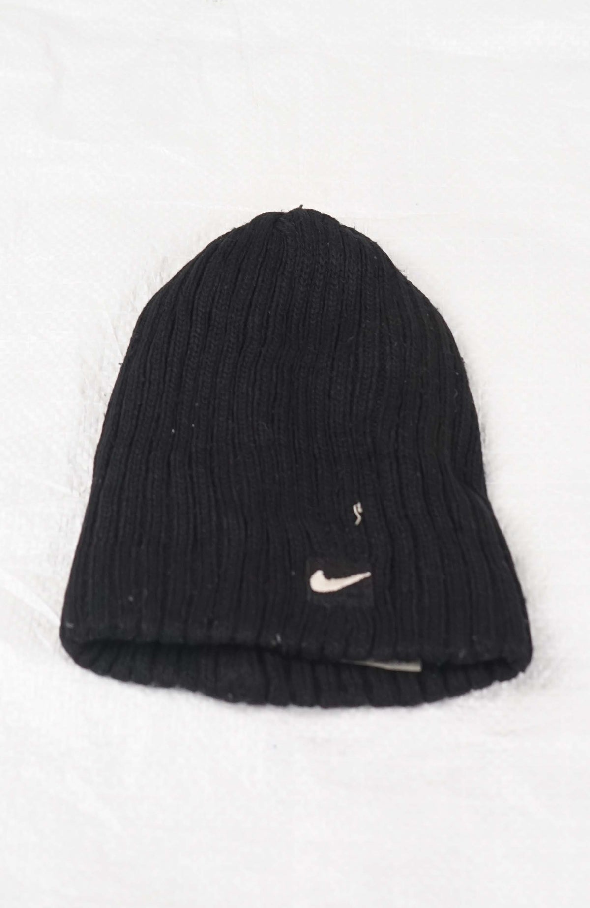 VINTAGE NIKE SKULL BEANIE