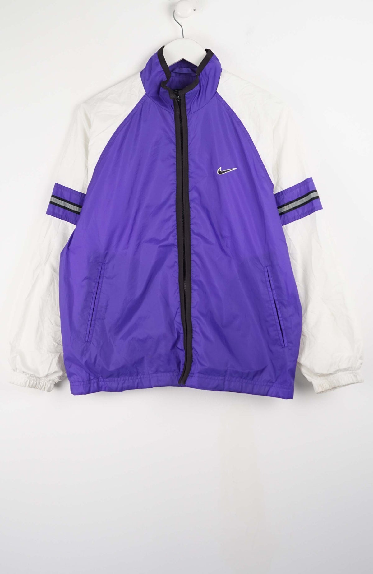 VINTAGE NIKE WINDBREAKER (S)