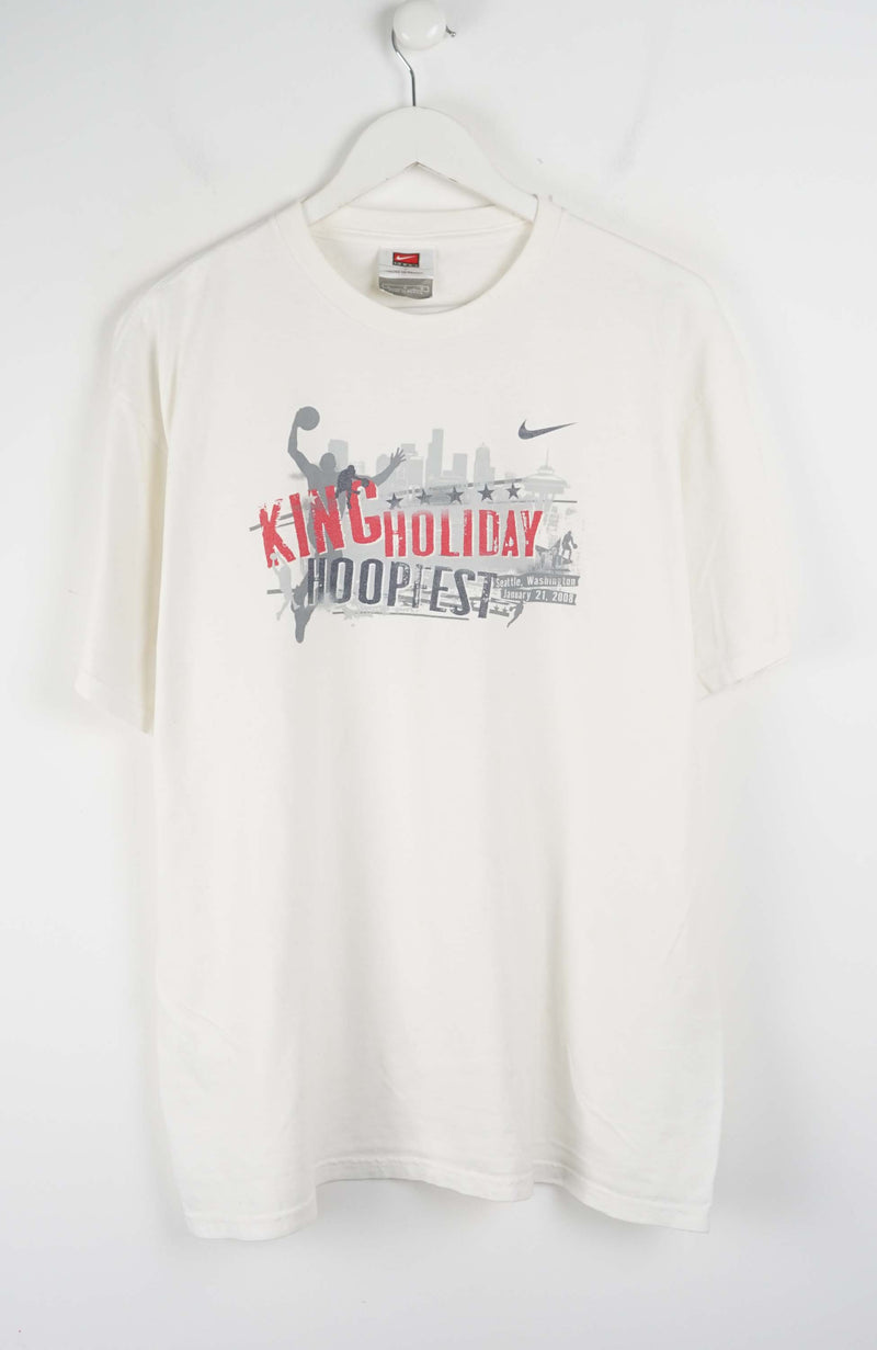 VINTAGE NIKE KIGN HOLIAY HOOPEEST T-SHIRT (XL)