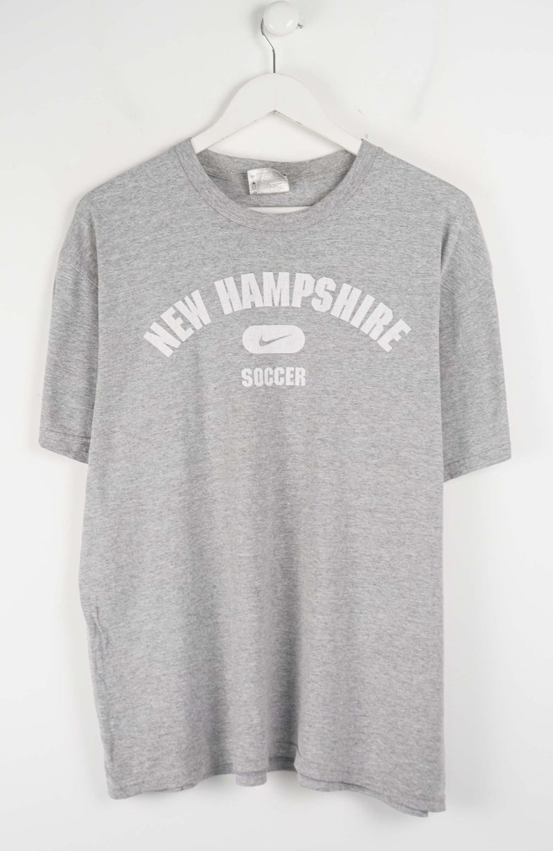 VINTAGE NIKE NEW HAMPSHIRE T-SHIRT (L)