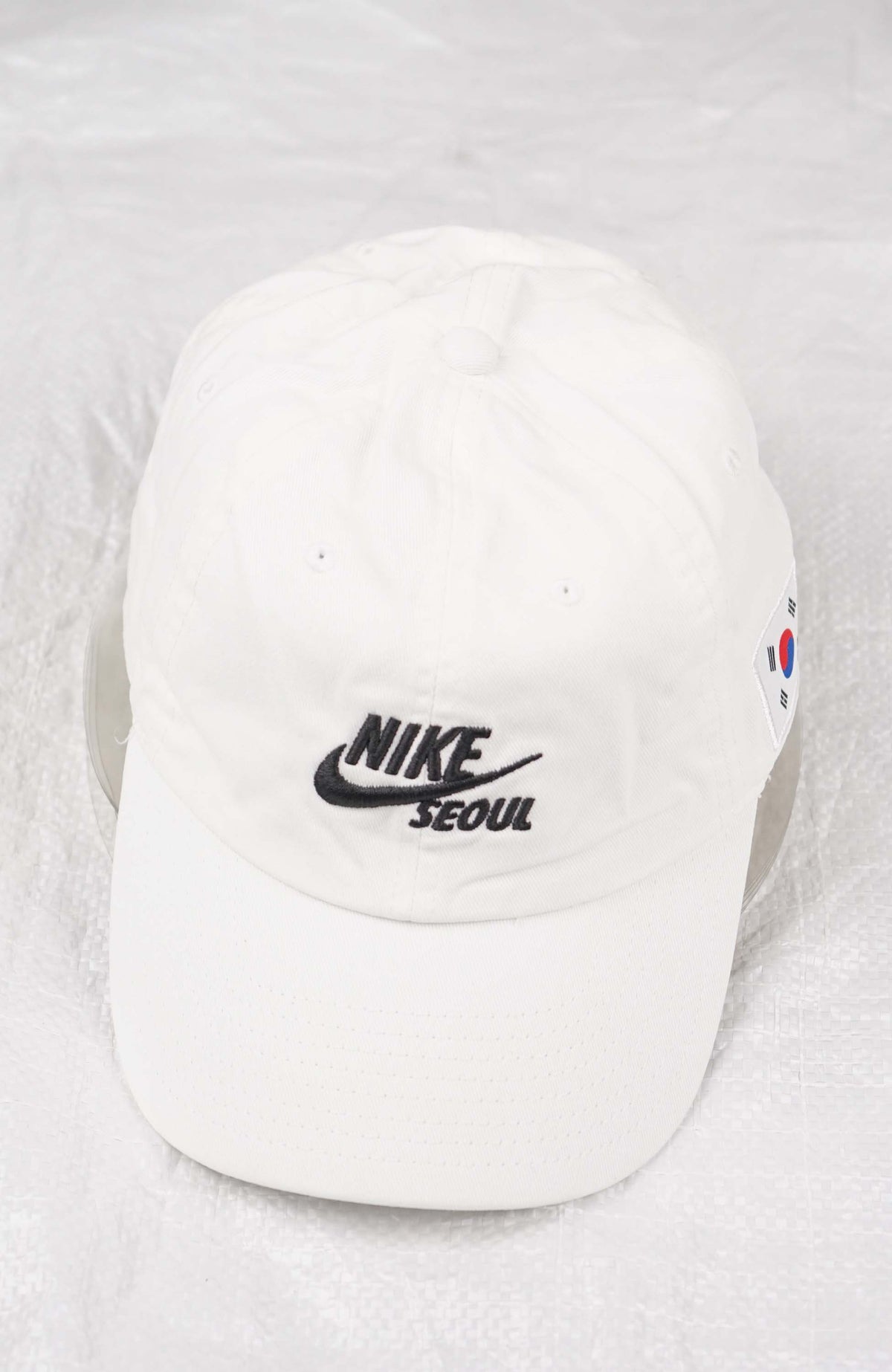 VINTAGE NIKE SEOUL HAT