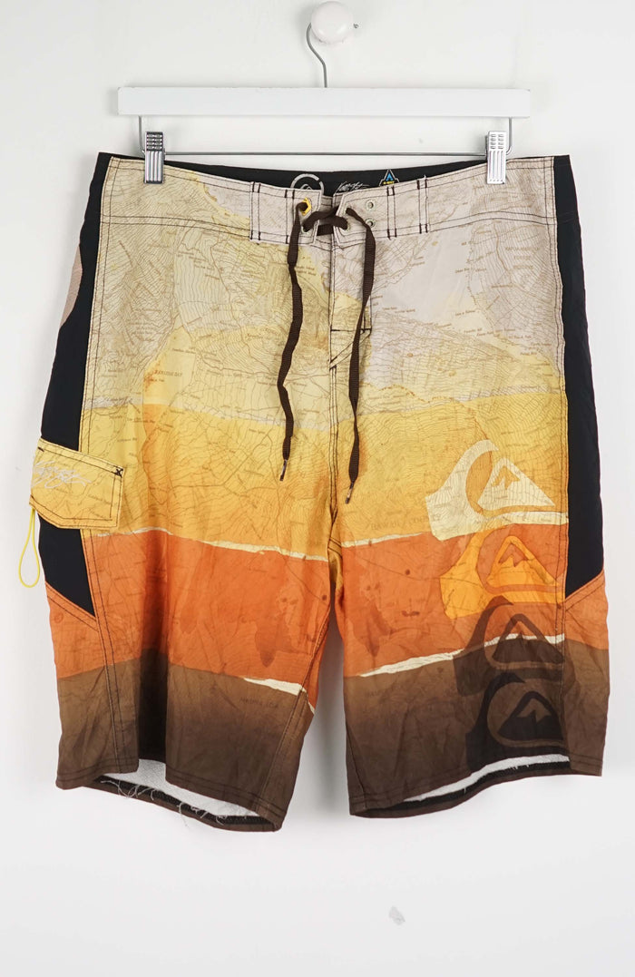 VINTAGE QUIKSILVER SHORTS W34