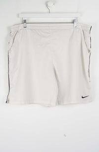 VINTAGE NIKE SHORTS W36